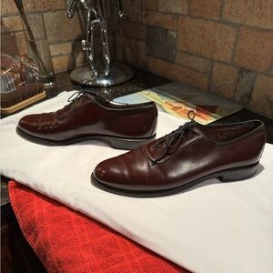 Allen Edmonds men’s dress shoes size 11 1/2 timeless, stylish cherry brown color